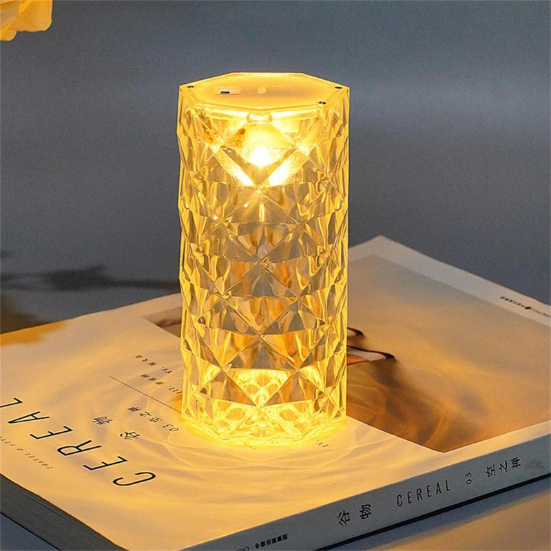 Luminária de Mesa em Cristal LED – 16 Cores com Toque Sensível e Controle Remoto